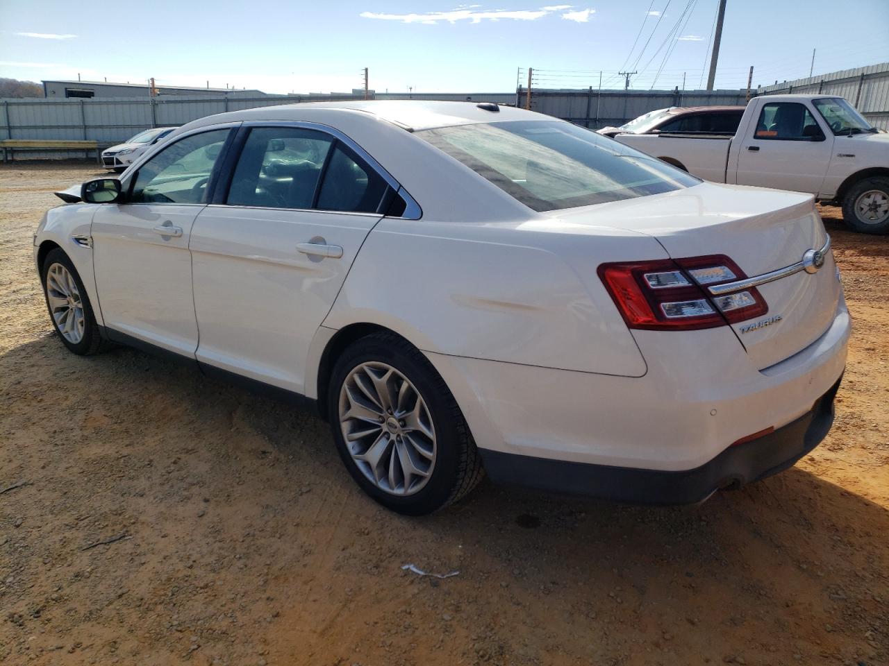 Image 2 of 2016 FORD TAURUS LIMITED 2016 with VIN 1FAHP2F84GG108863