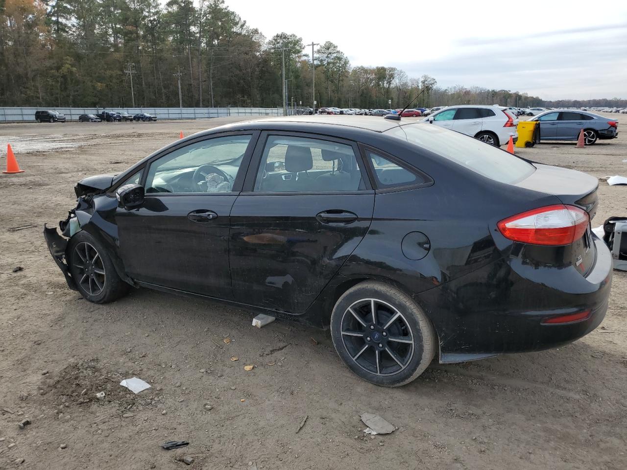 Image 2 of 2016 FORD FIESTA SE 2016 with VIN 3FADP4BJ6GM129934