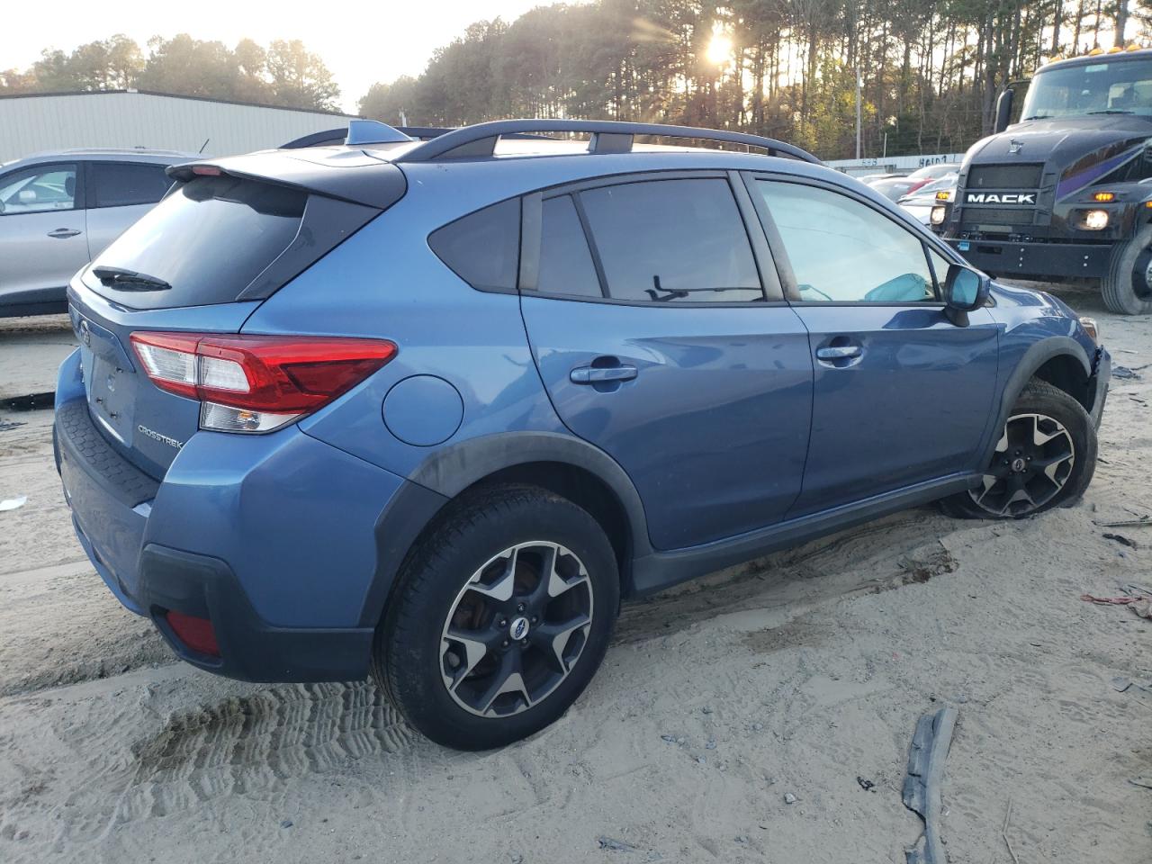 Obraz 3 z 2018 SUBARU CROSSTREK PREMIUM 2018 z VIN JF2GTABC0JH202599