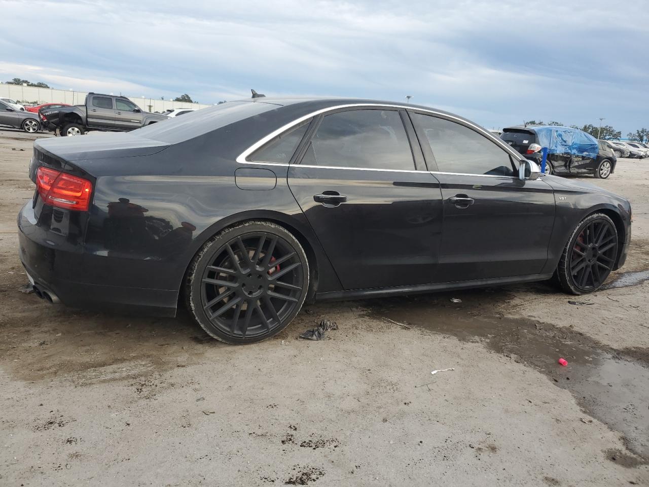 Image 3 of 2013 AUDI S8 QUATTRO 2013 with VIN WAUD2AFD3DN011267