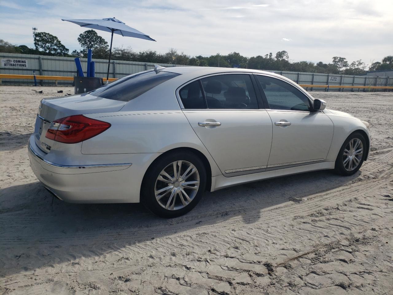 Изображение 3 2013 HYUNDAI GENESIS 5.0L 2013 с VIN KMHGC4DH7DU253033