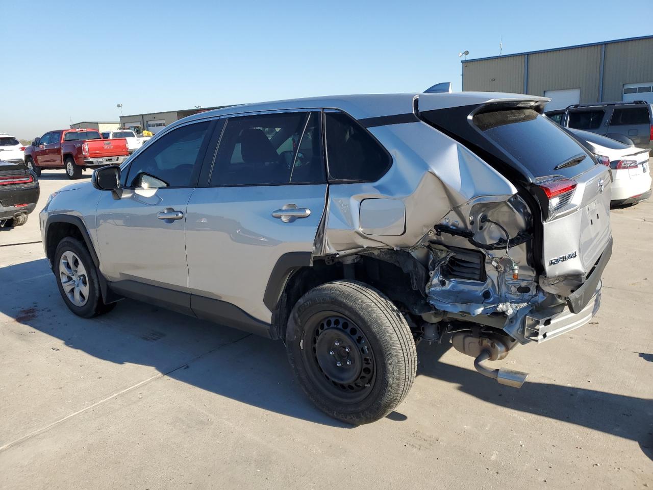 Image 2 of 2022 TOYOTA RAV4 LE 2022 with VIN 2T3H1RFV0NC213557
