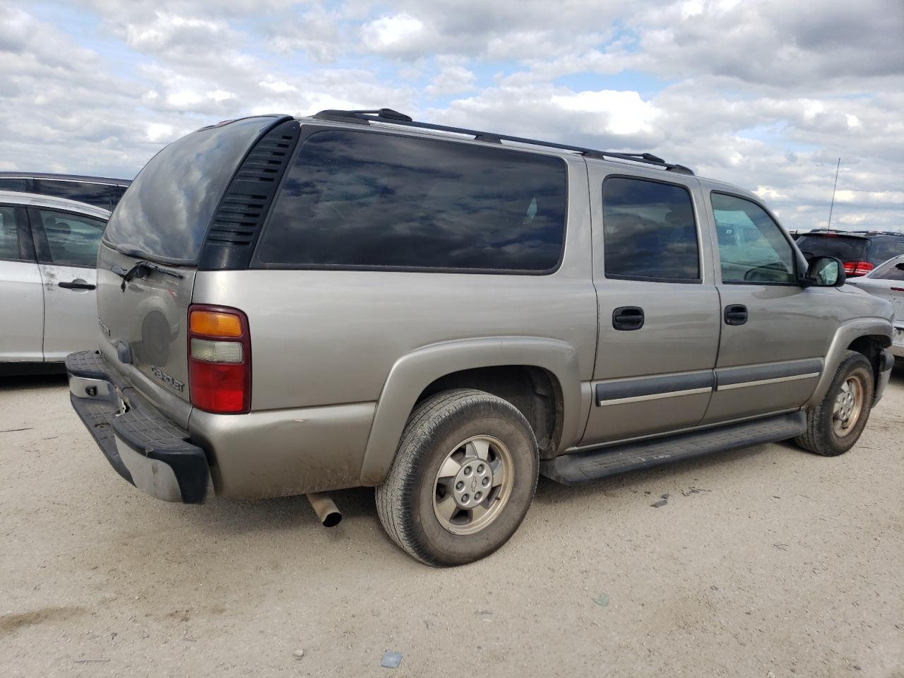 Image 3 of 2003 CHEVROLET SUBURBAN C1500 2003 with VIN 3GNEC16Z53G285505