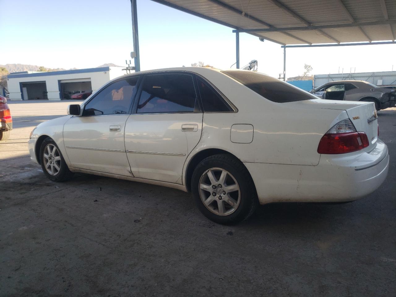 Изображение 2 2003 TOYOTA AVALON XL 2003 с VIN 4T1BF28B73U337055