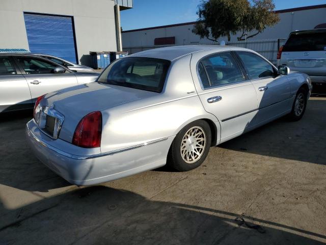 Image 3 of 1999 LINCOLN TOWN CAR SIGNATURE 1999 with VIN 1LNFM82W5XY603631