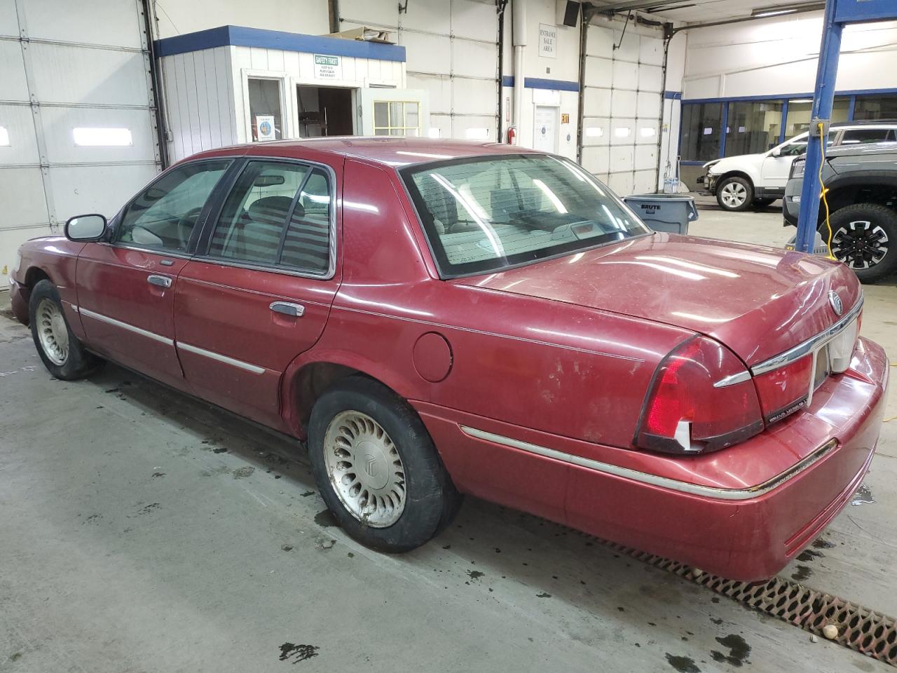 Image 2 of 2001 MERCURY GRAND MARQUIS LS 2001 with VIN 2MEFM75W71X643760