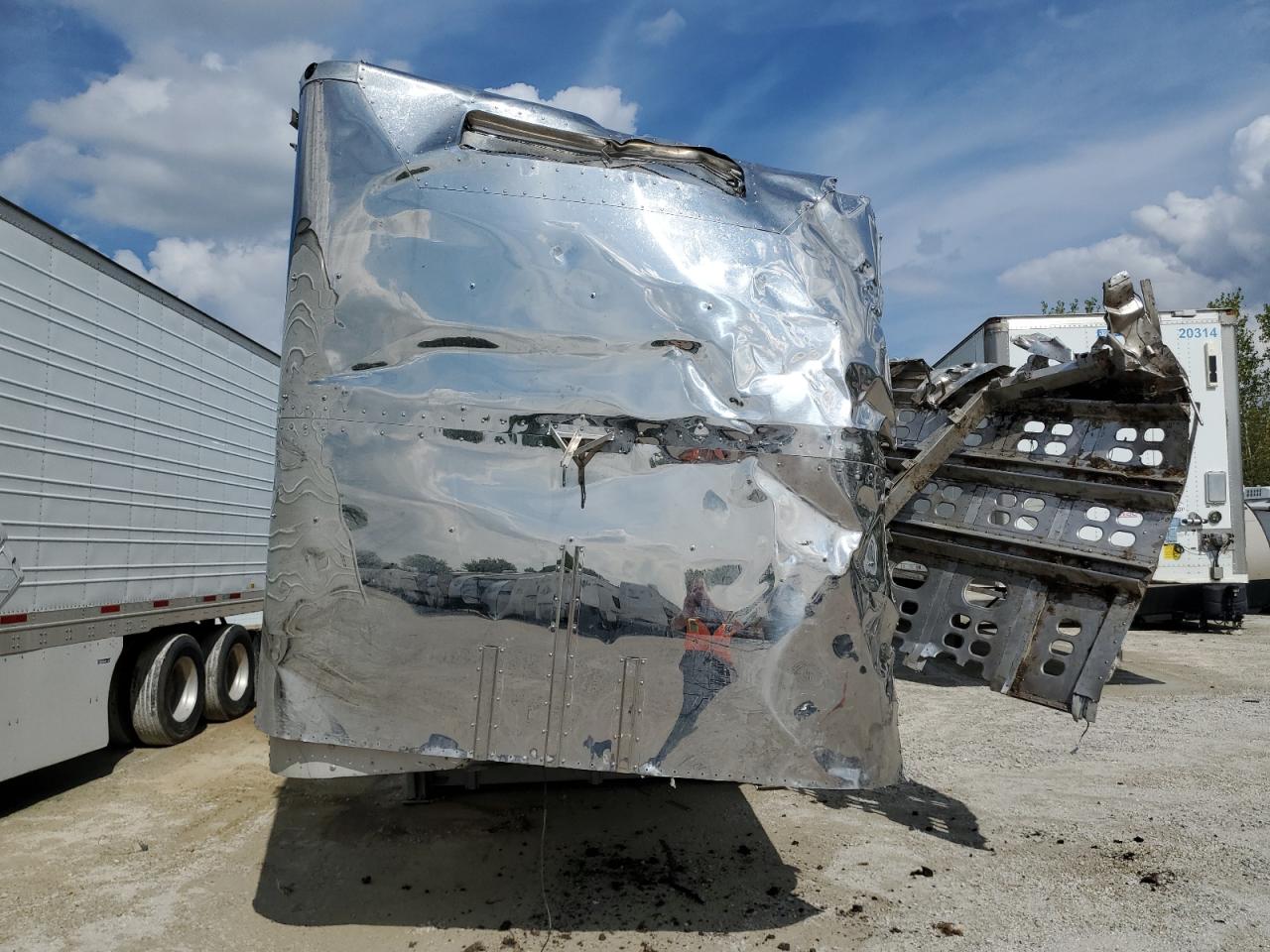 Image 2 of 2023 WFAL SEMITAILER 2023 with VIN 1W1K65328P5564080