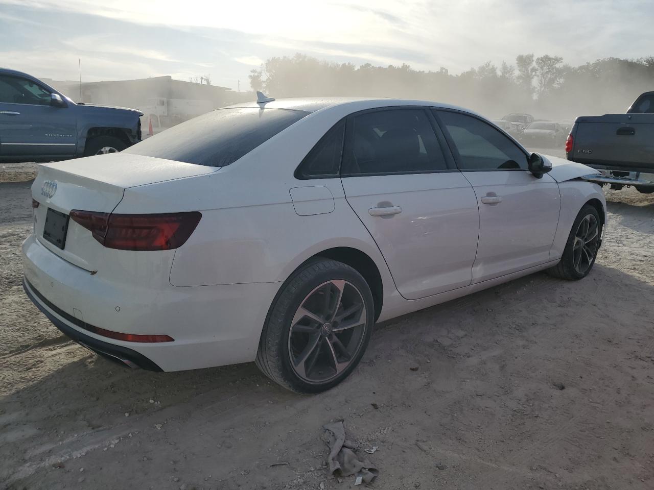 Изображение 3 2019 AUDI A4 PREMIUM 2019 с VIN WAUGMAF48KN012743