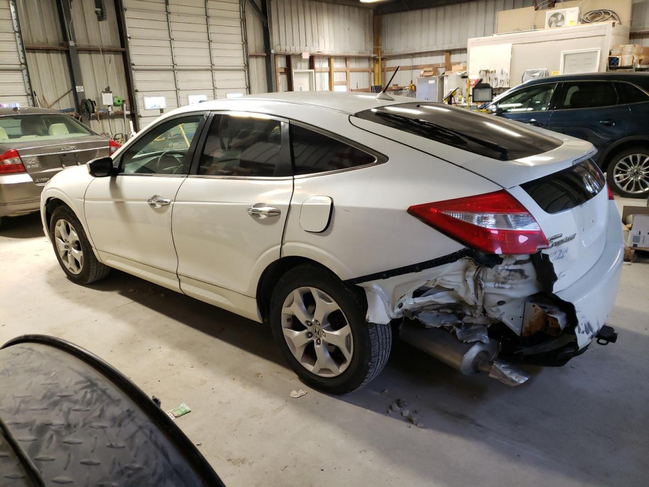 Image 2 of 2010 HONDA ACCORD CROSSTOUR EXL 2010 with VIN 5J6TF1H56AL010382