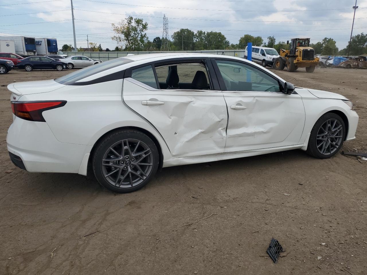 Изображение 3 2023 NISSAN ALTIMA SR 2023 с VIN 1N4AL4CV2PN360190