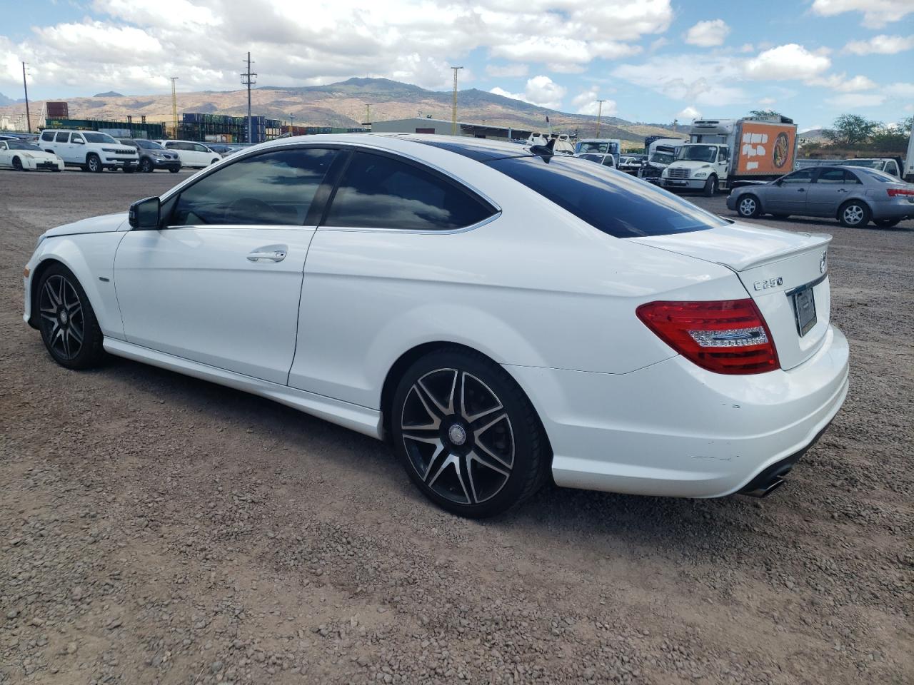 Изображение 2 2014 MERCEDES-BENZ C 250 2014 с VIN WDDGJ4HB8EG182270