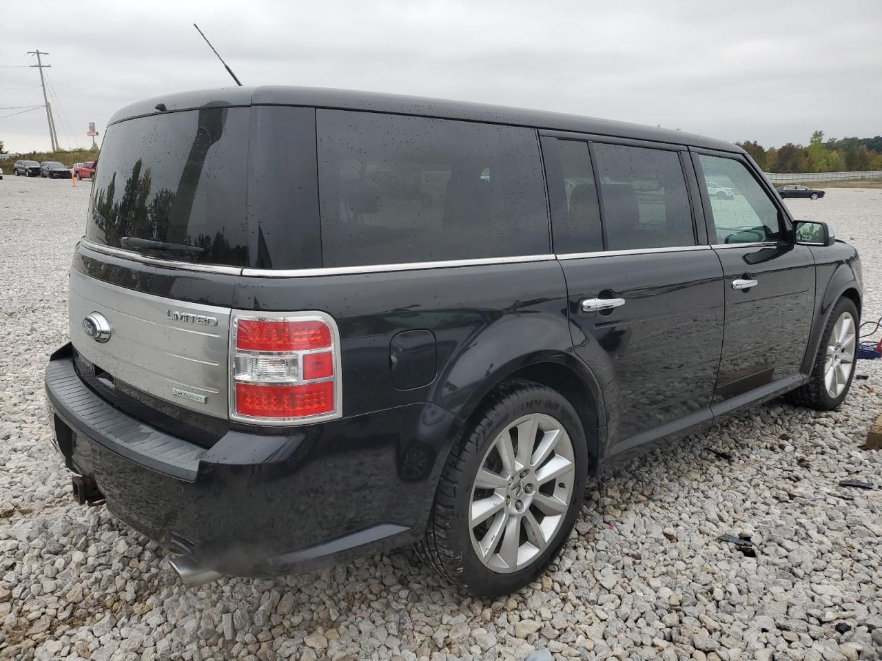Image 3 of 2010 FORD FLEX LIMITED 2010 with VIN 2FMHK6DT9ABA17914