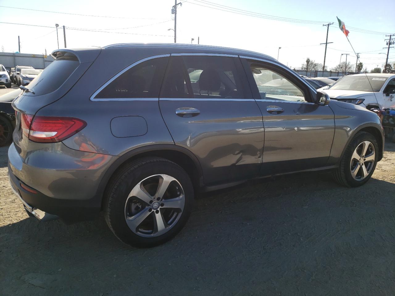 Image 3 of 2016 MERCEDES-BENZ GLC 300 2016 with VIN WDC0G4JB4GF057497