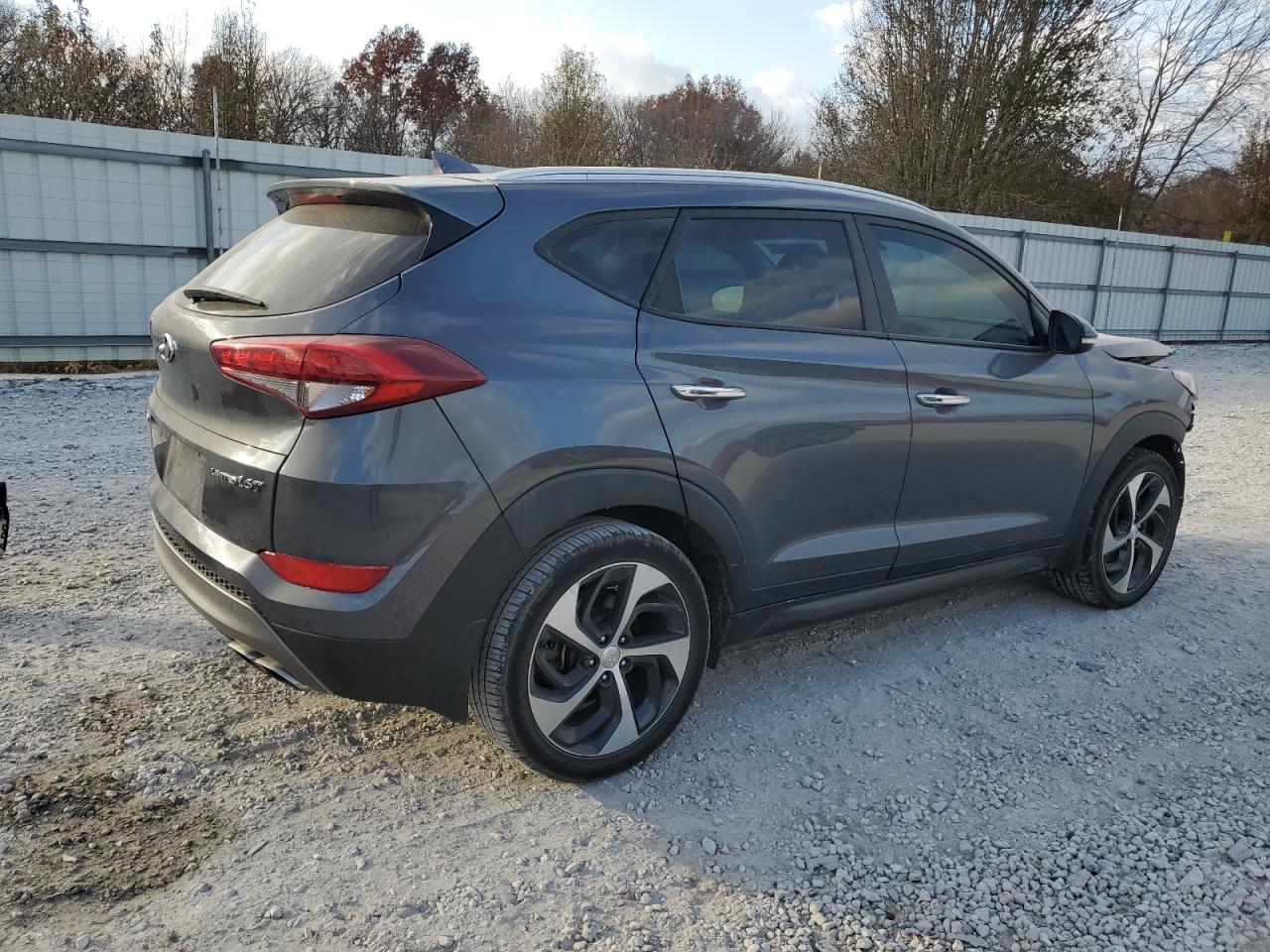 Image 3 of 2016 HYUNDAI TUCSON LIMITED 2016 with VIN KM8J33A27GU164549