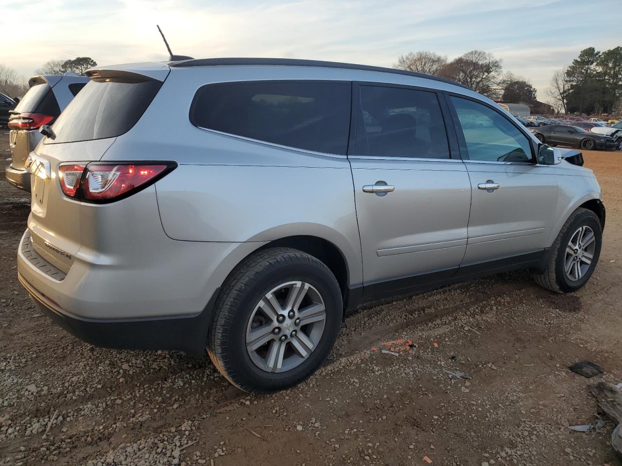 Изображение 3 2016 CHEVROLET TRAVERSE LT 2016 с VIN 1GNKRHKD2GJ234164
