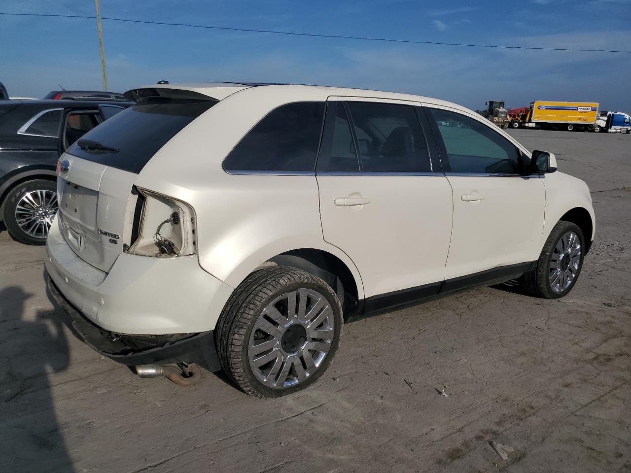 Image 3 of 2008 FORD EDGE LIMITED 2008 with VIN 2FMDK49C88BB07576
