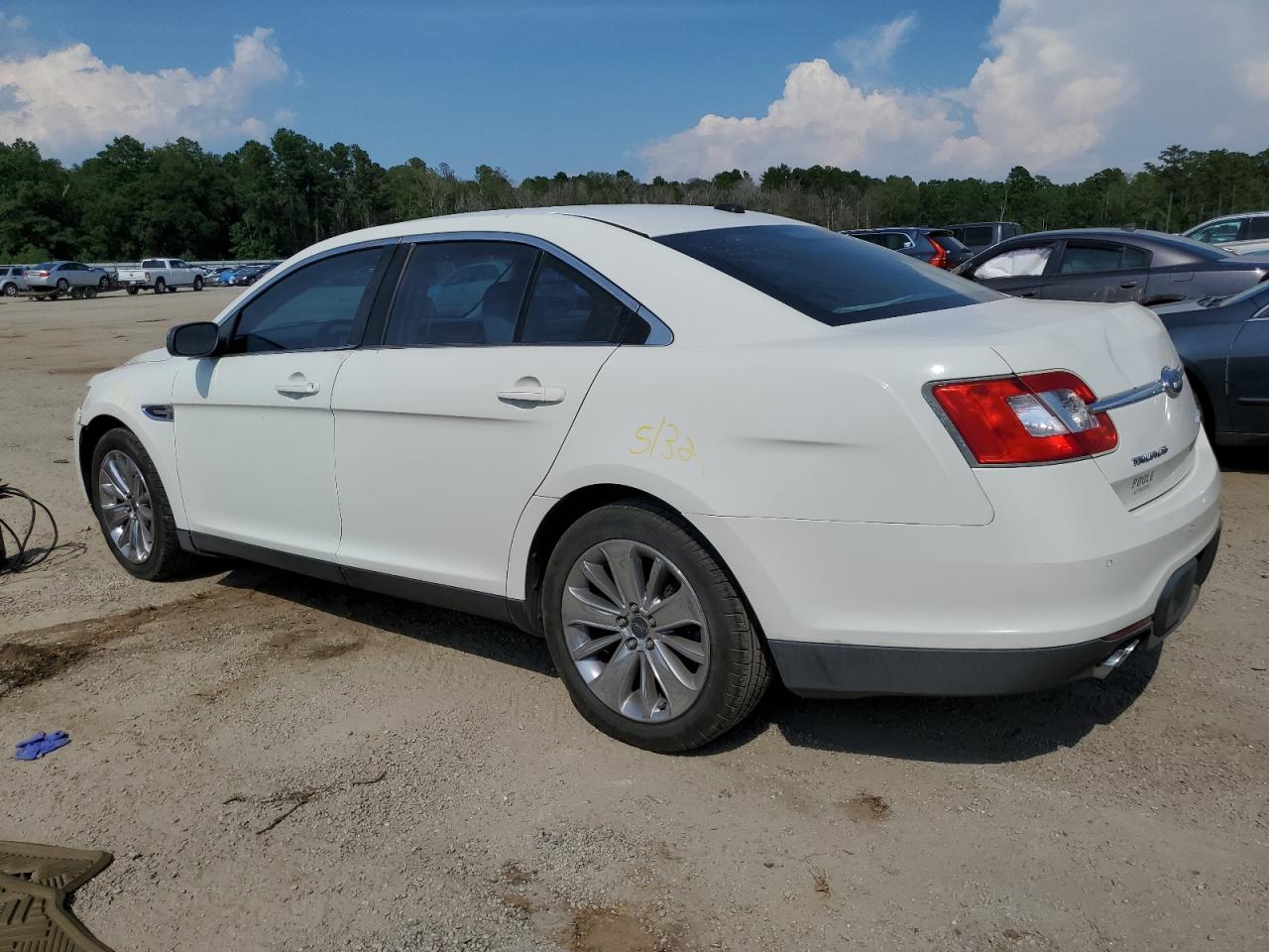 Изображение 2 2010 FORD TAURUS LIMITED 2010 с VIN 1FAHP2FW3AG120766