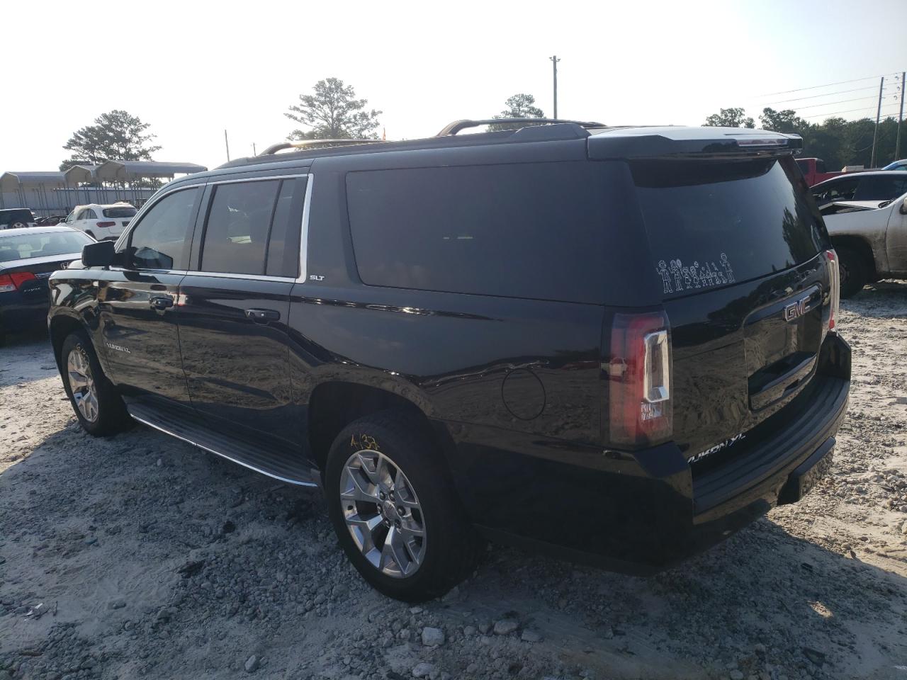 Image 2 of 2015 GMC YUKON XL C1500 SLT 2015 with VIN 1GKS1HKC8FR131195