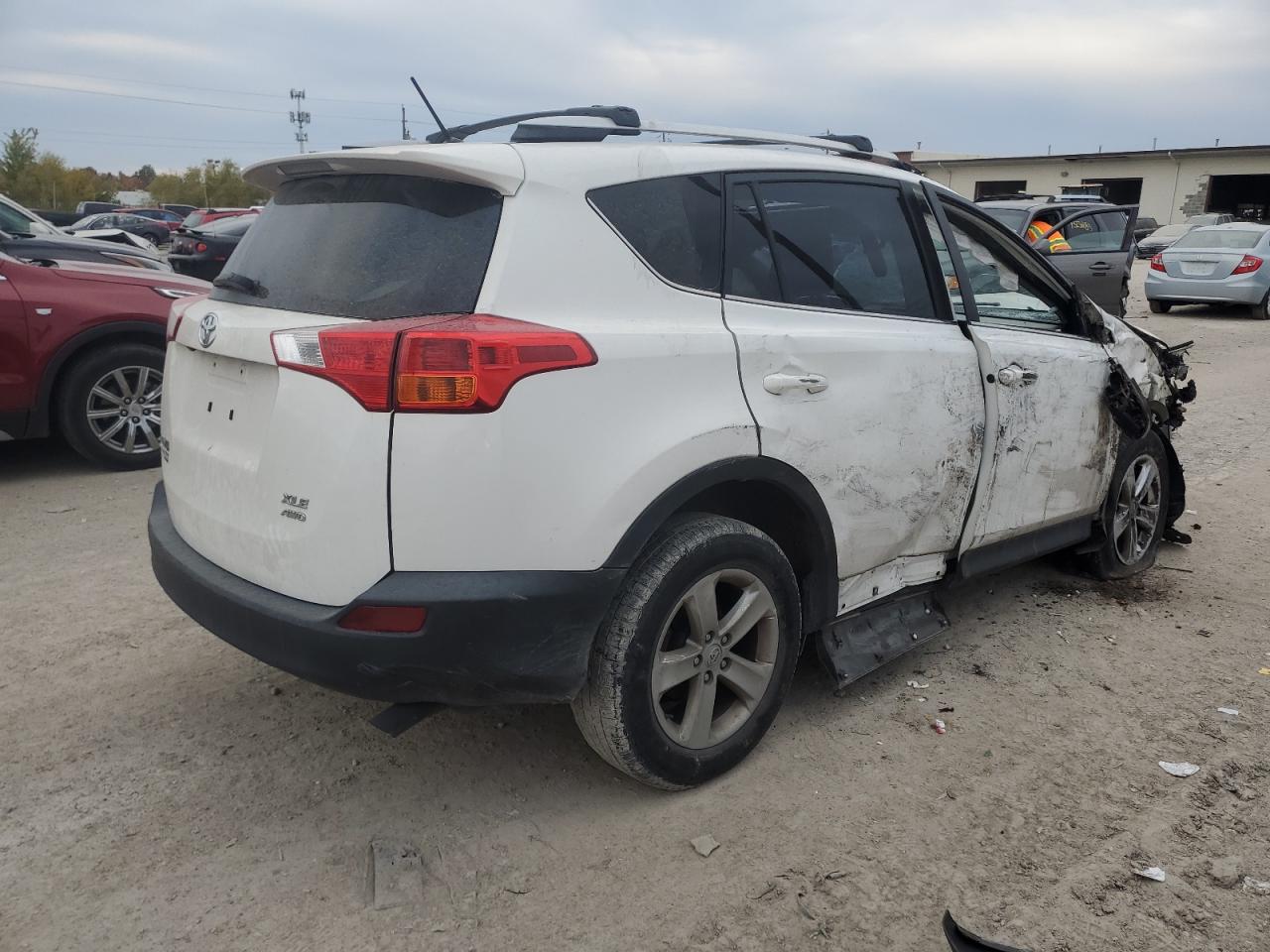Obraz 3 z 2013 TOYOTA RAV4 XLE 2013 z VIN JTMRFREV3D5006382