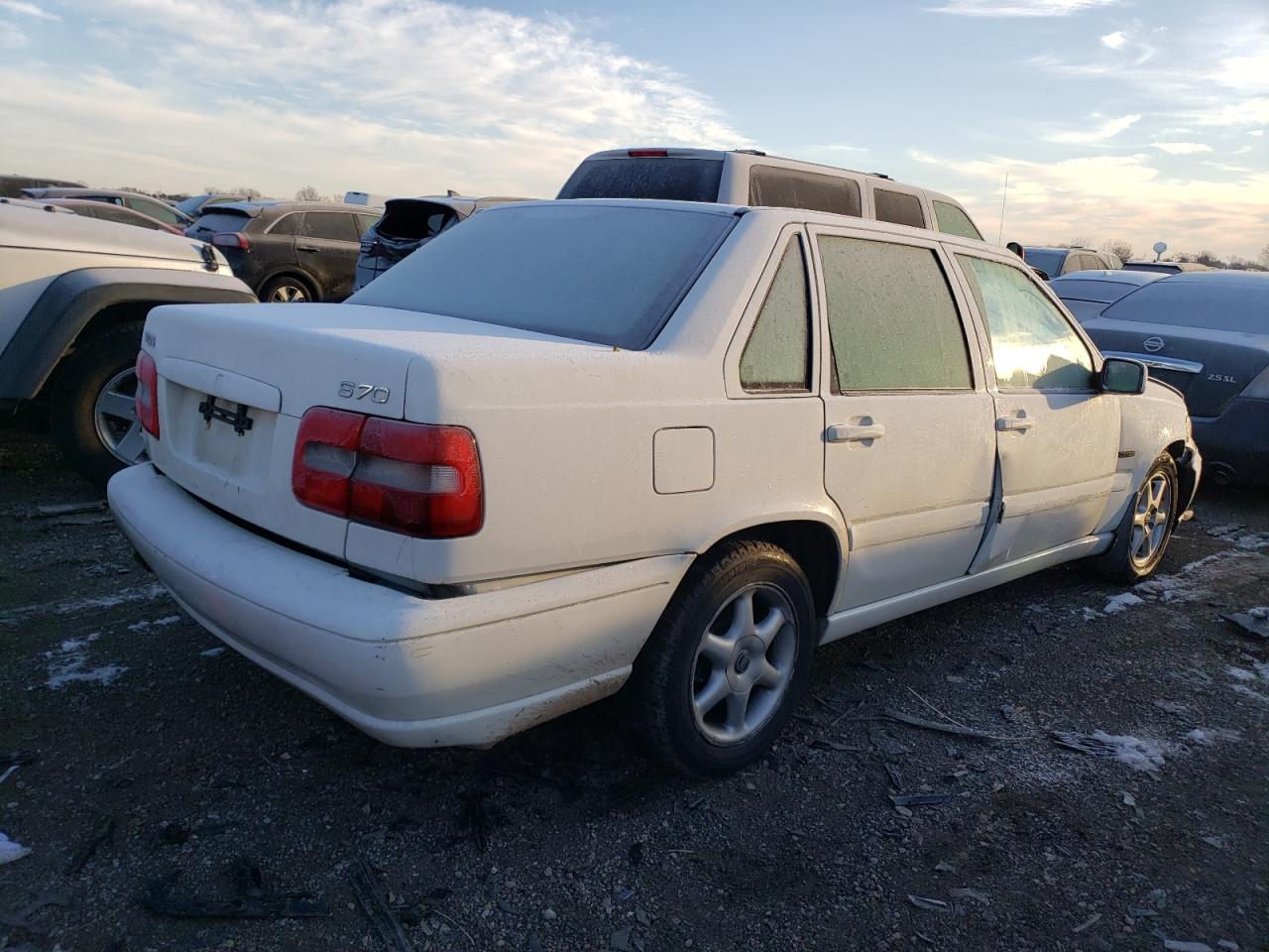 Obraz 3 z 1998 VOLVO S70  1998 z VIN YV1LS5588W2506332