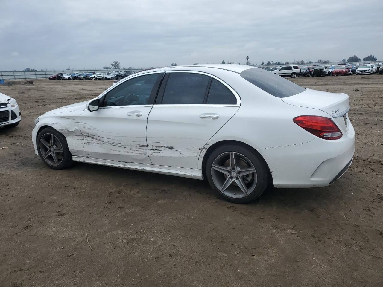 Obraz 2 z 2015 MERCEDES-BENZ C 300 4MATIC 2015 z VIN 55SWF4KB7FU006997