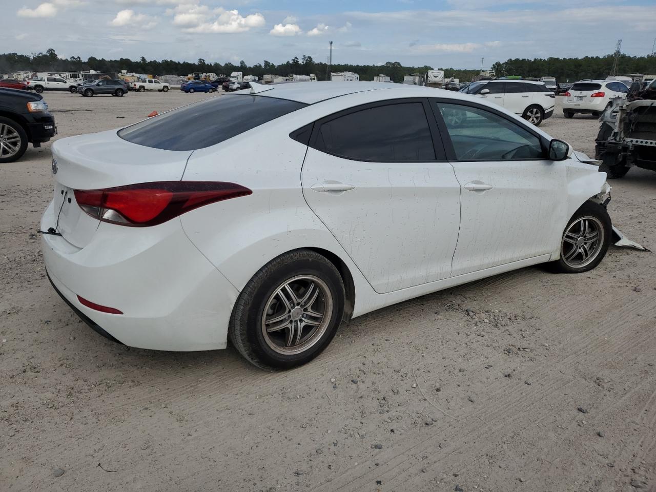 Image 3 of 2016 HYUNDAI ELANTRA SE 2016 with VIN 5NPDH4AE0GH690891
