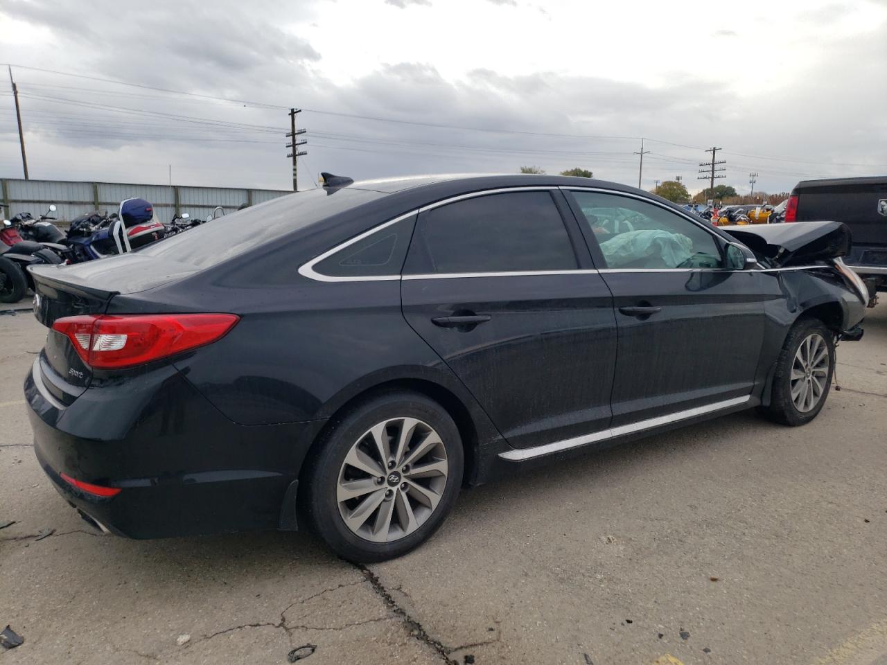 Obraz 3 z 2016 HYUNDAI SONATA SPORT 2016 z VIN 5NPE34AF6GH284688