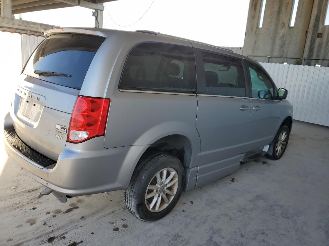 Image 3 of Dodge Grand Caravan Sxt 2018 with VIN 2C7WDGCG0JR296356