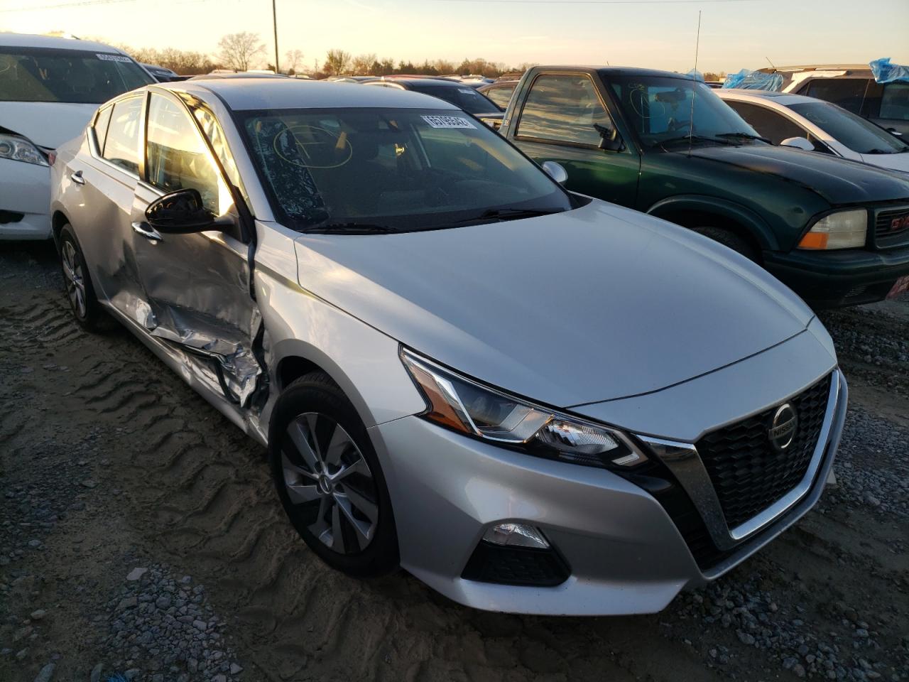 Изображение 1 2020 NISSAN ALTIMA S 2020 с VIN 1N4BL4BV6LC251615