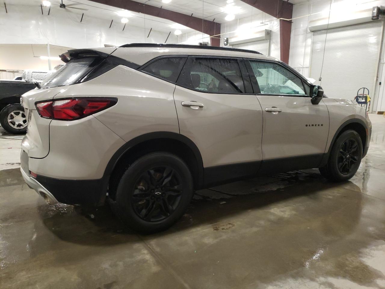 Изображение 3 2021 CHEVROLET BLAZER 2LT 2021 с VIN 3GNKBHRS3MS538249