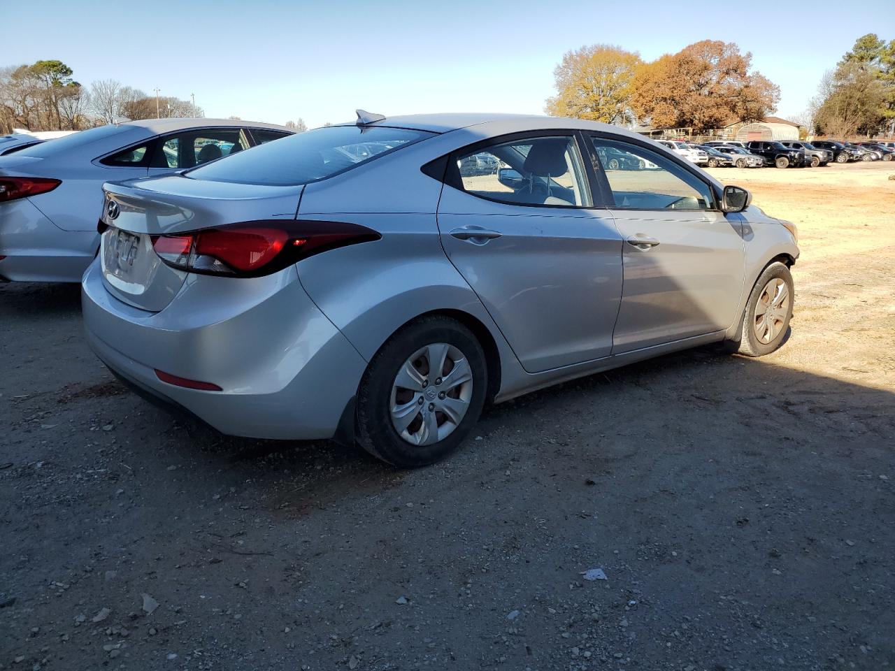 Image 3 of 2016 HYUNDAI ELANTRA SE 2016 with VIN KMHDH4AE7GU587159