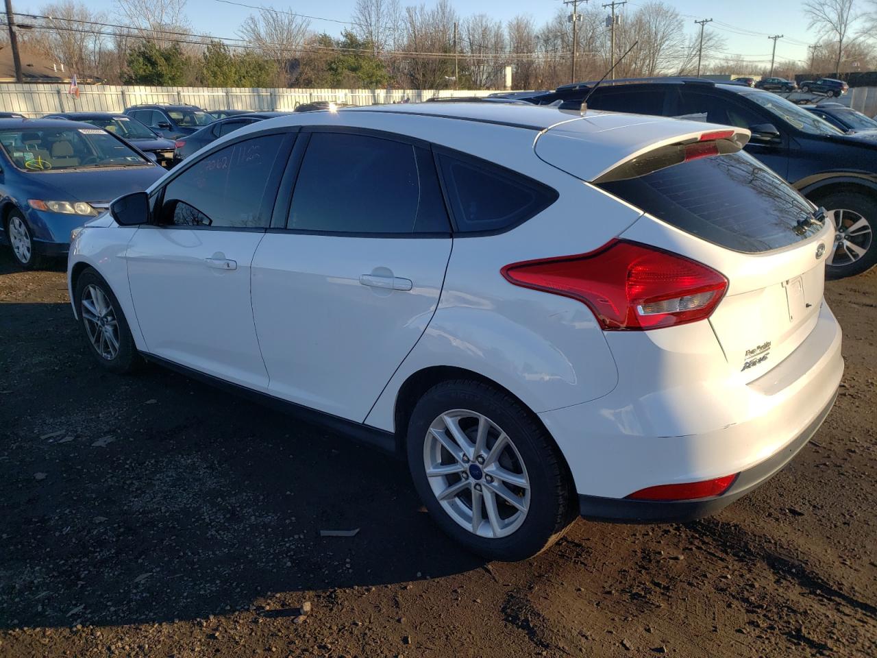 Image 2 of 2015 FORD FOCUS SE 2015 with VIN 1FADP3K29FL283735