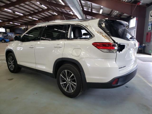 Image 2 of 2019 TOYOTA HIGHLANDER SE 2019 with VIN 5TDJZRFH8KS609722