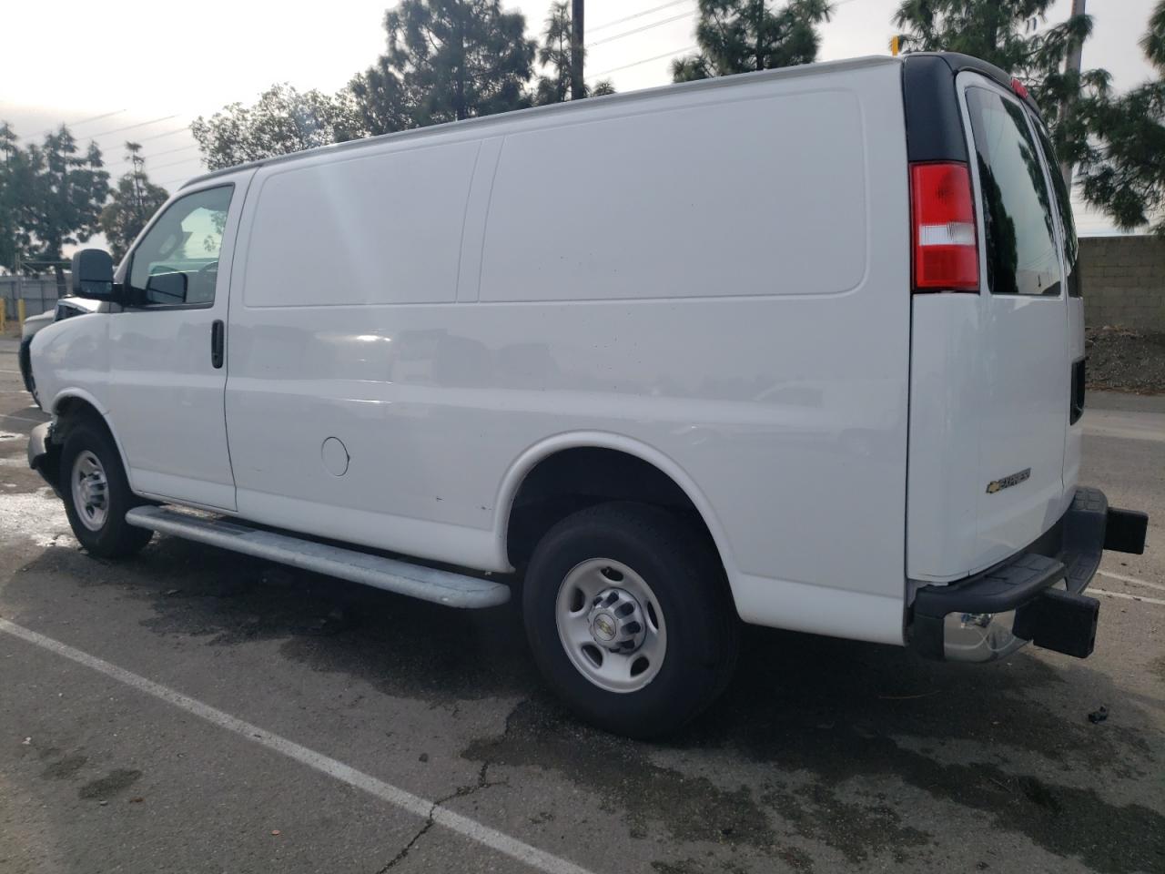 Image 2 of 2022 CHEVROLET EXPRESS G2500  2022 with VIN 1GCWGAFP1N1269416