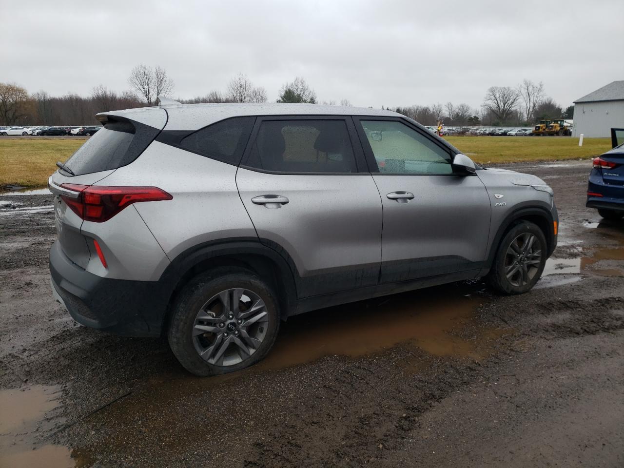 Изображение 3 2021 KIA SELTOS LX 2021 с VIN KNDEPCAA8M7103013
