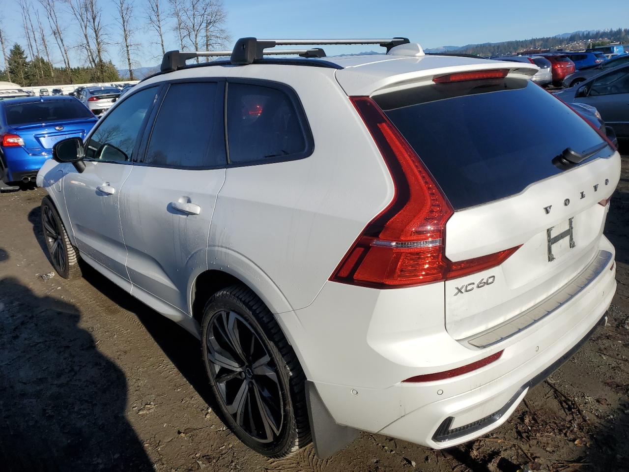 Obraz 2 z 2022 VOLVO XC60 T8 RECHARGE R-DESIGN 2022 z VIN YV4BR0DMXN1960534