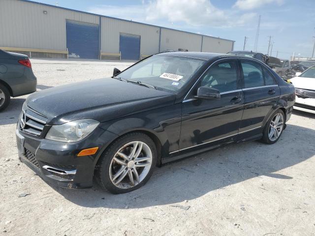Obraz 1 z 2014 MERCEDES-BENZ C 250 2014 z VIN WDDGF4HB7ER306650