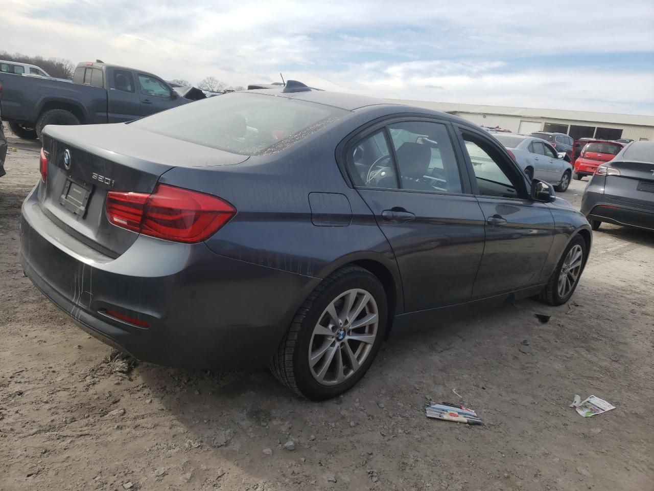 Изображение 3 2018 BMW 320 XI 2018 с VIN WBA8E5G5XJNV02017