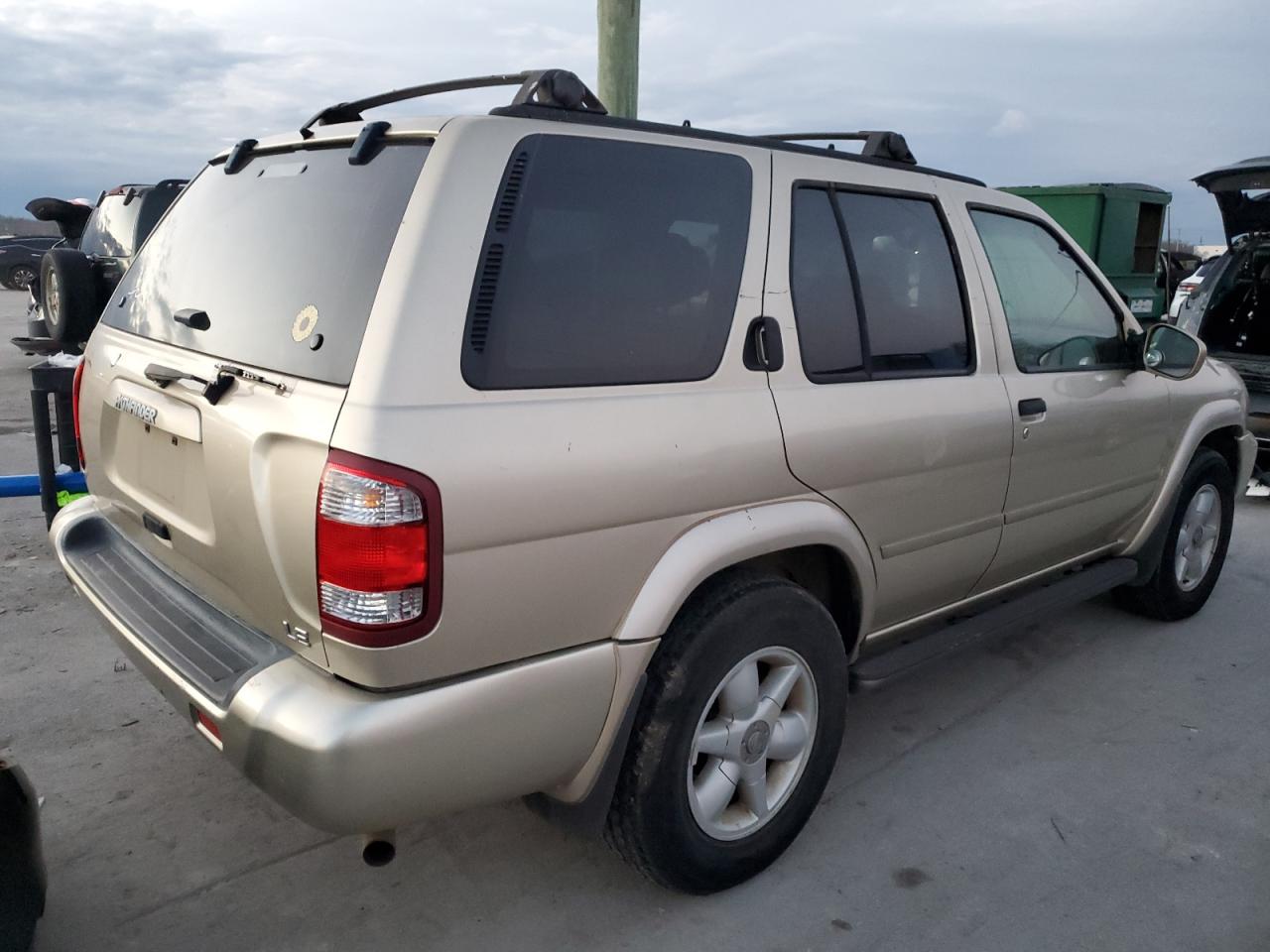 Image 3 of 2000 NISSAN PATHFINDER LE 2000 with VIN JN8AR07S7YW409367