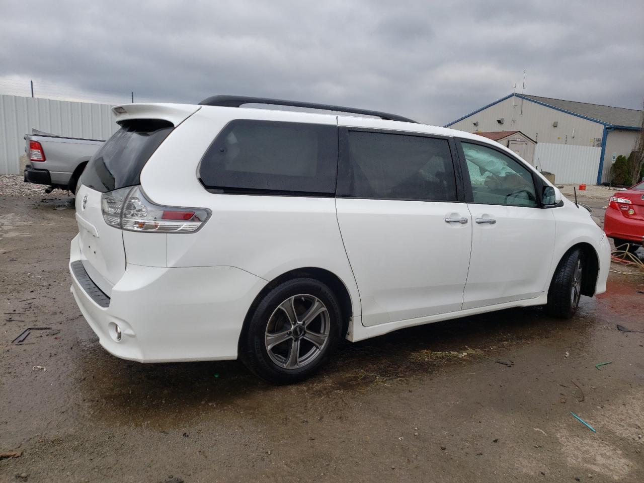 Image 3 of 2014 TOYOTA SIENNA SPORT 2014 with VIN 5TDXK3DC8ES499889
