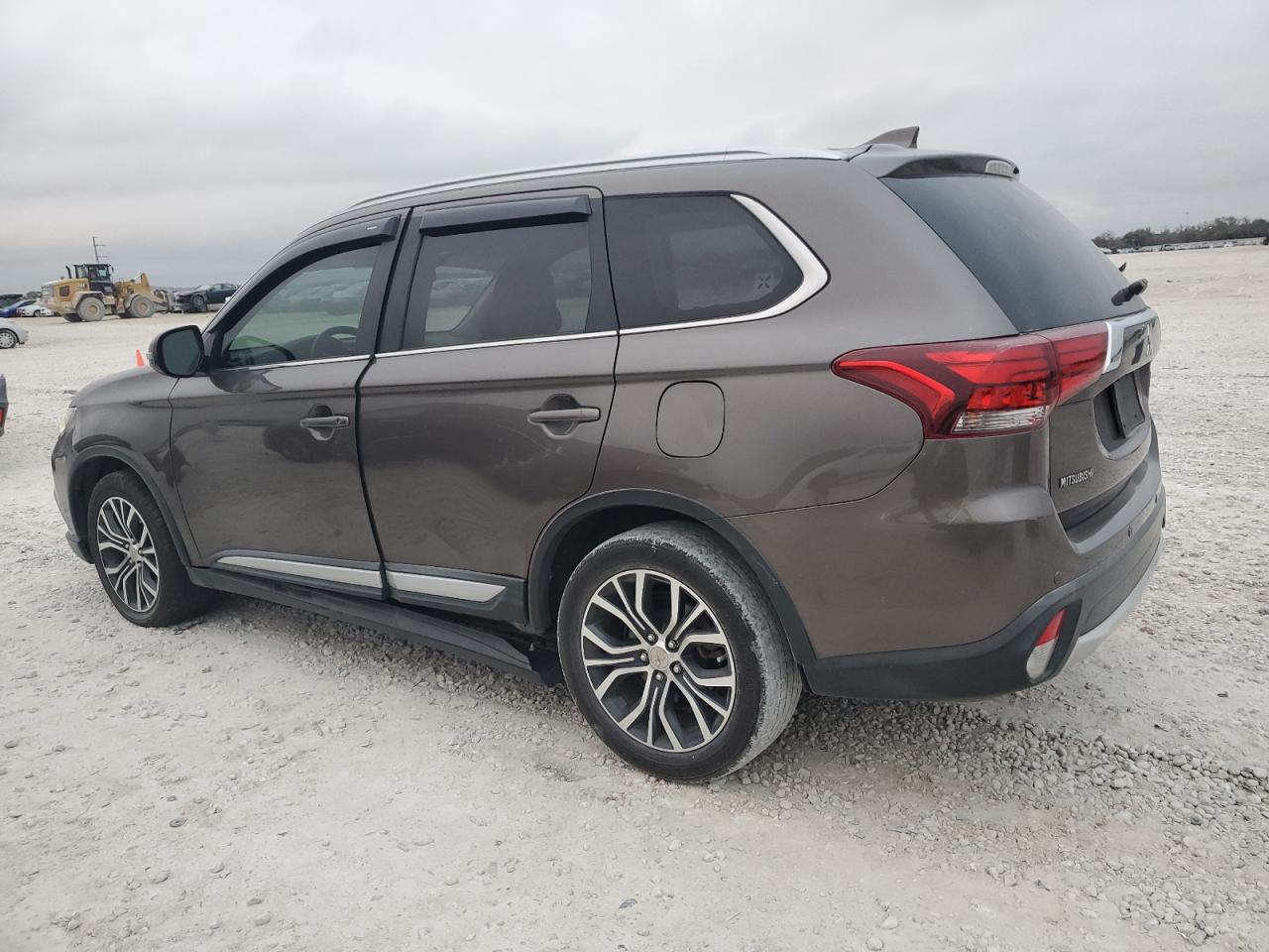 Изображение 2 2017 MITSUBISHI OUTLANDER SE 2017 с VIN JA4AD3A39HZ039142