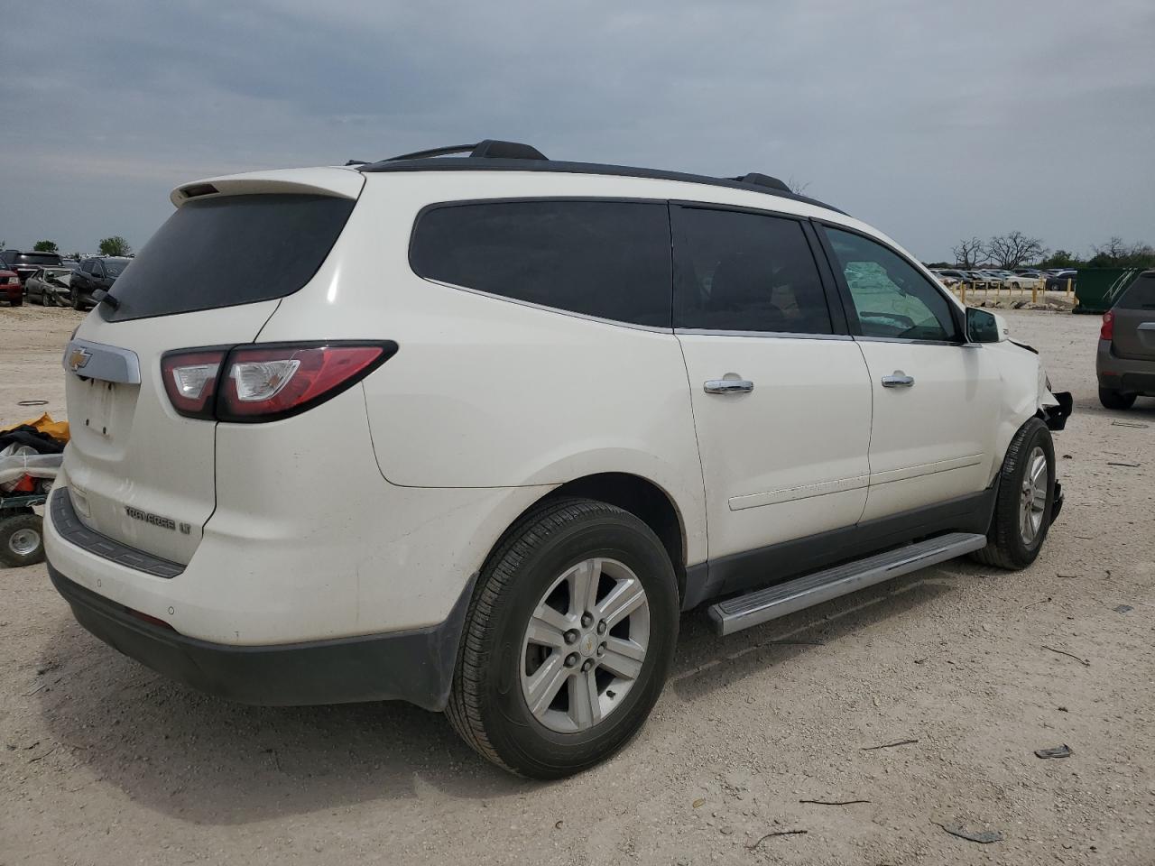 Image 3 of 2014 CHEVROLET TRAVERSE LT 2014 with VIN 1GNKRGKD8EJ221846