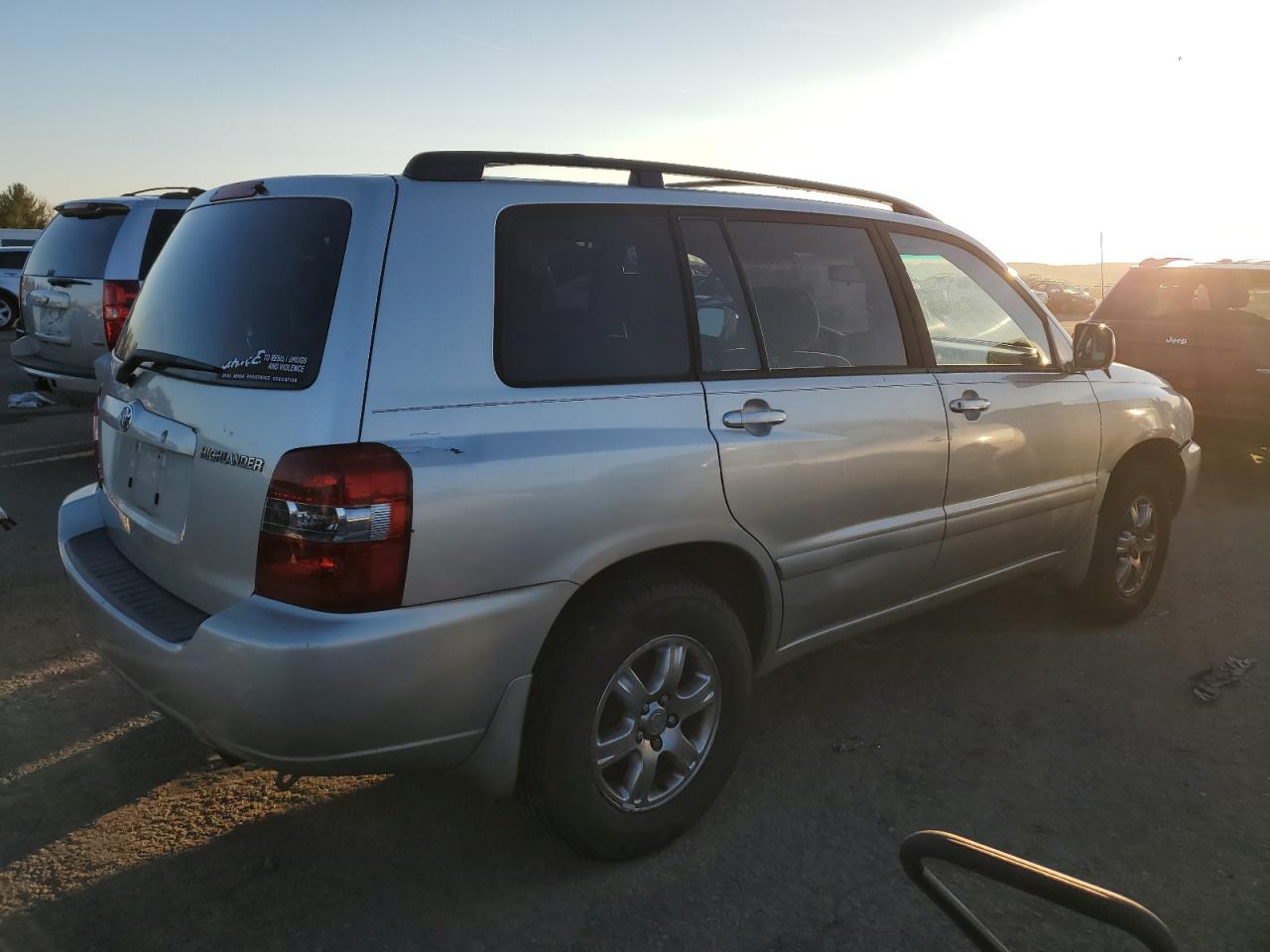 Image 3 of 2005 TOYOTA HIGHLANDER LIMITED 2005 with VIN JTEEP21A750104587
