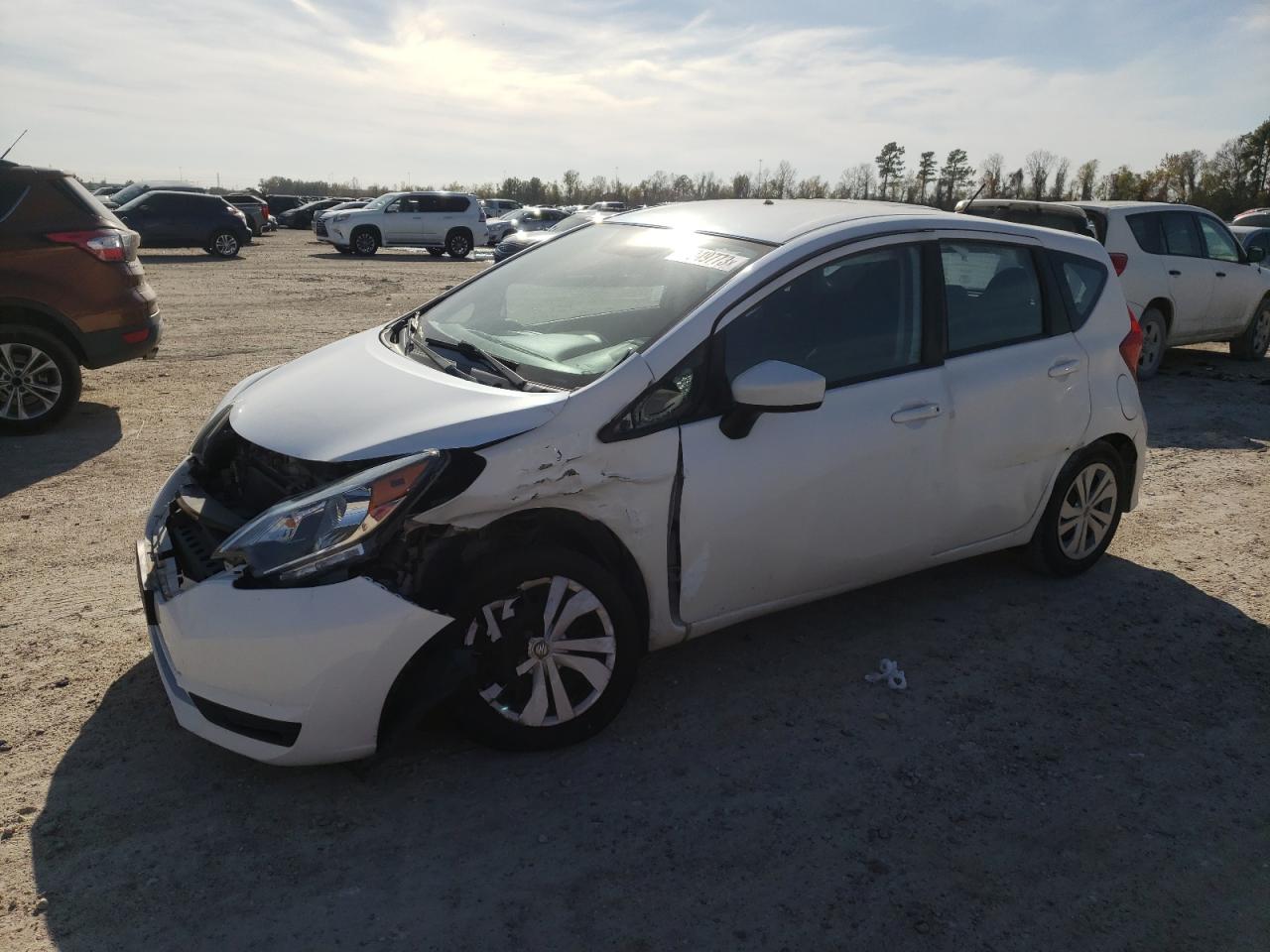 Obraz 1 z 2018 NISSAN VERSA NOTE S 2018 z VIN 3N1CE2CP9JL368249