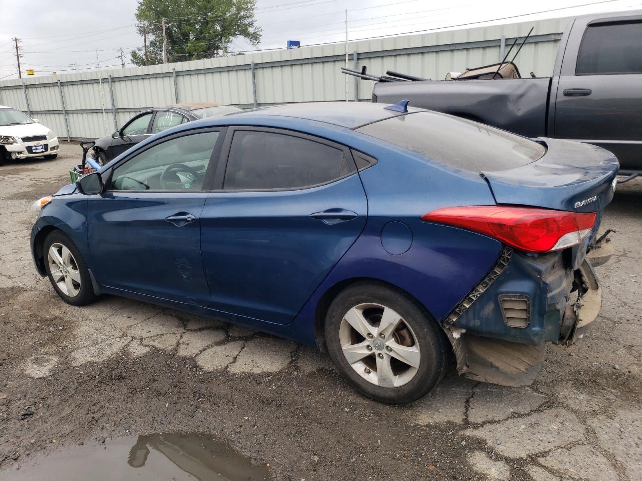 Image 2 of Hyundai Elantra Gls 2013 with VIN KMHDH4AE4DU951615