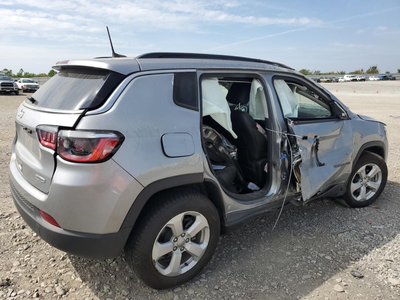 Image 3 of 2021 JEEP COMPASS LATITUDE 2021 with VIN 3C4NJCBB2MT523113