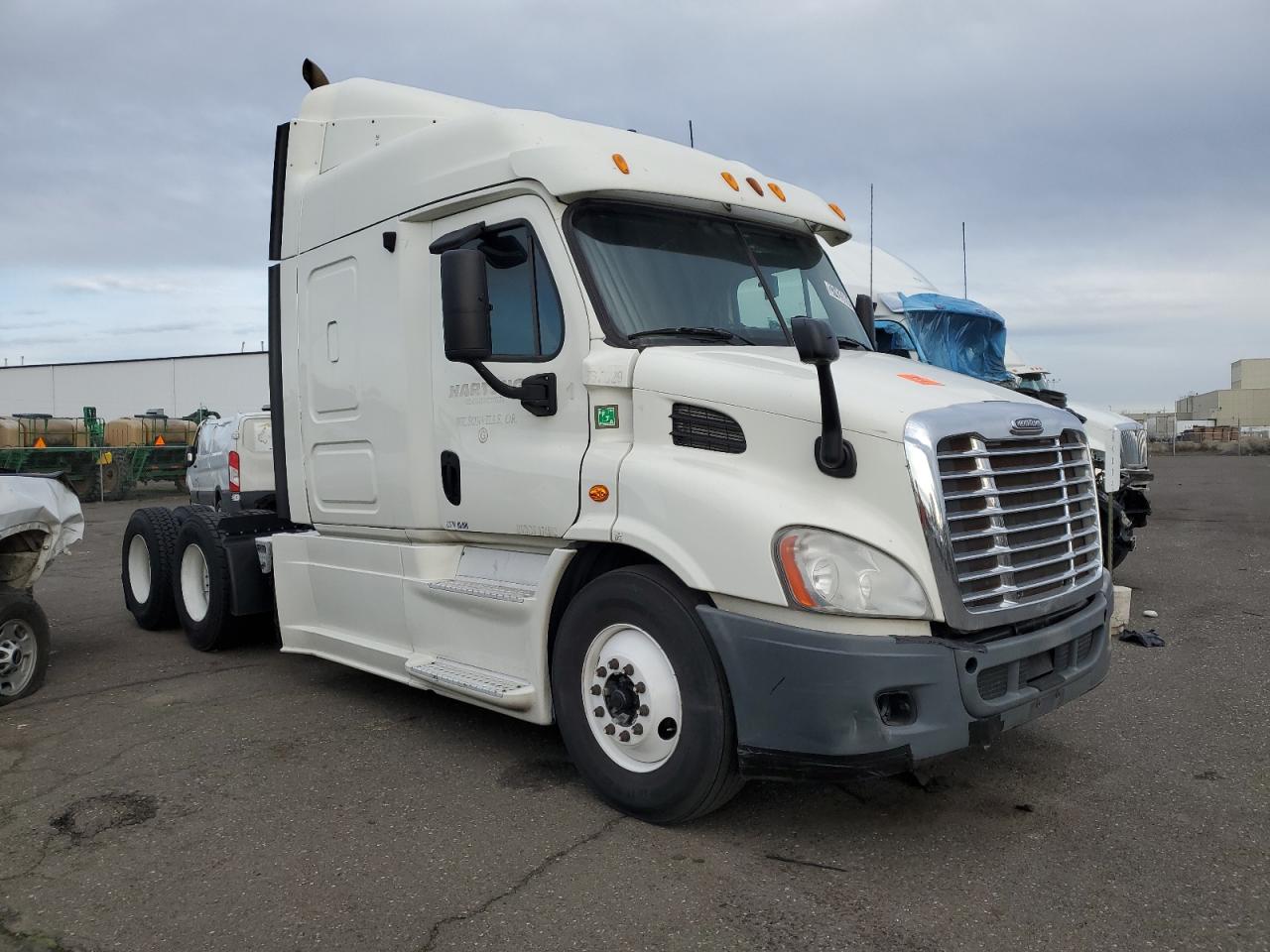 Obraz 1 z 2013 FREIGHTLINER CASCADIA 113  2013 z VIN 3AKJGHDV1DSFG9993