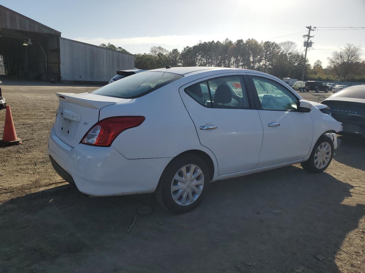 Obraz 3 z 2019 NISSAN VERSA S 2019 z VIN 3N1CN7AP7KL852471