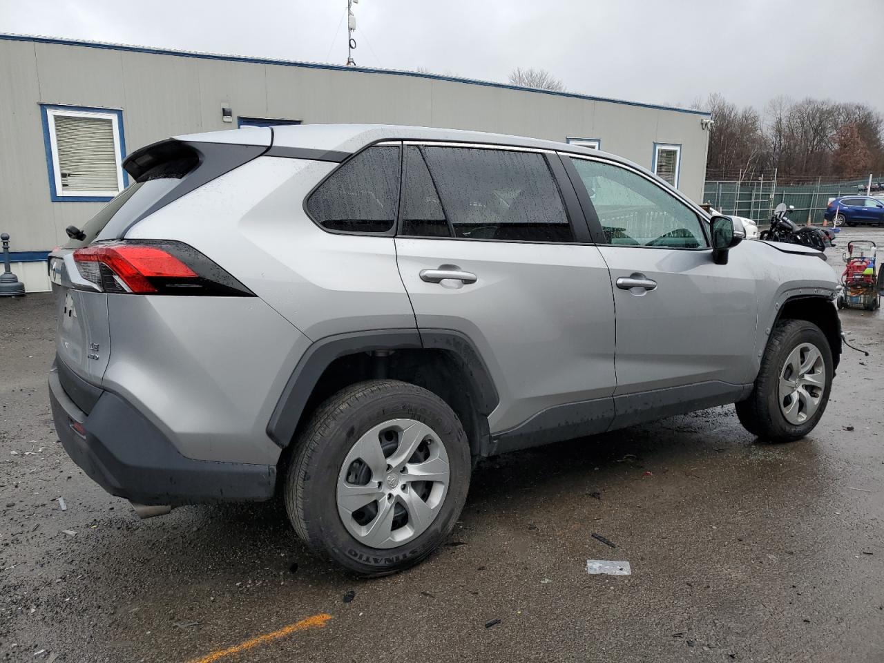 Image 3 of 2022 TOYOTA RAV4 LE 2022 with VIN 2T3G1RFV8NW287125