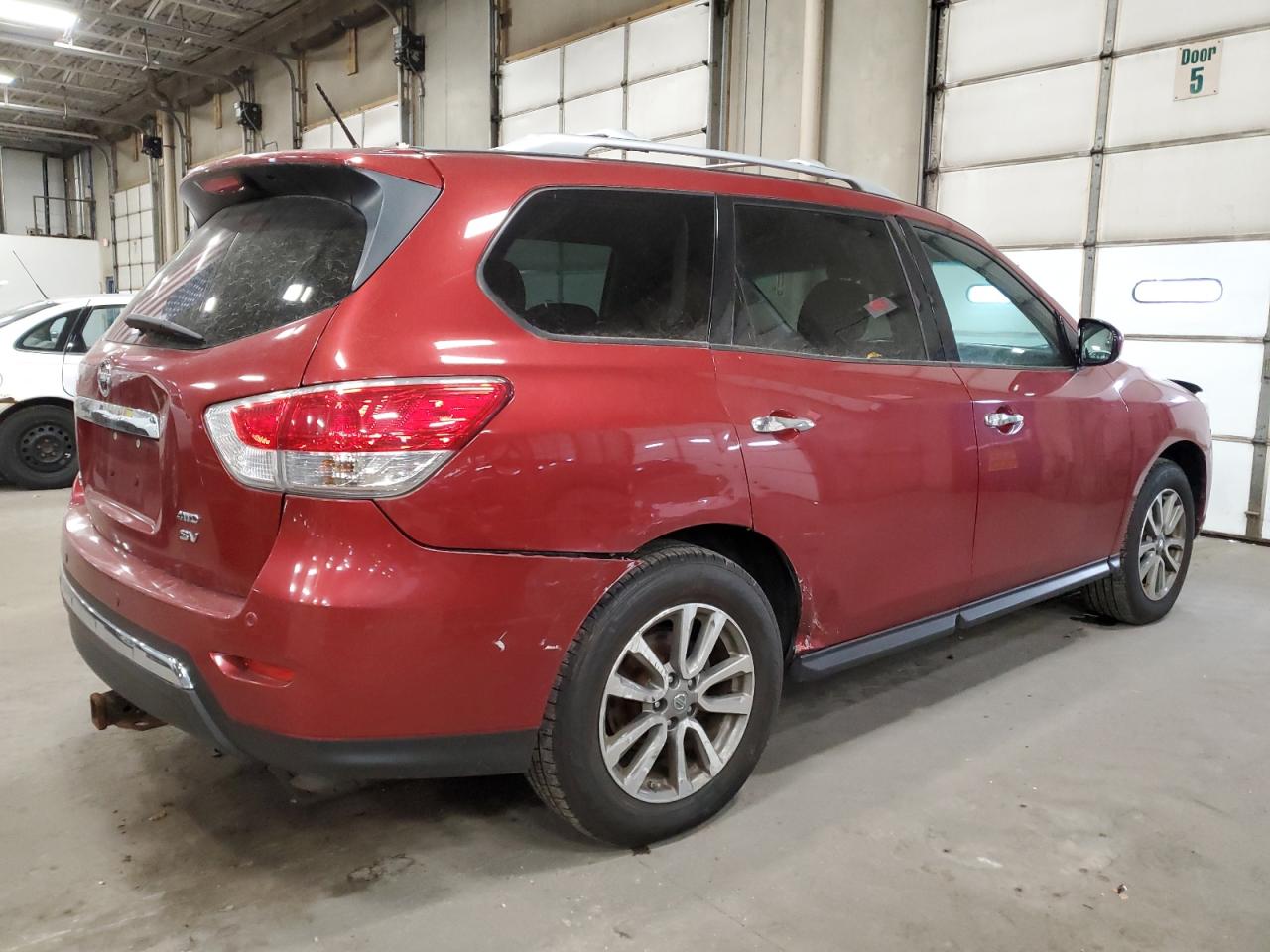 Изображение 3 2015 NISSAN PATHFINDER S 2015 с VIN 5N1AR2MM2FC657372